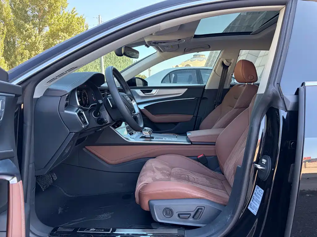 Audi A7L — миниатюра 9