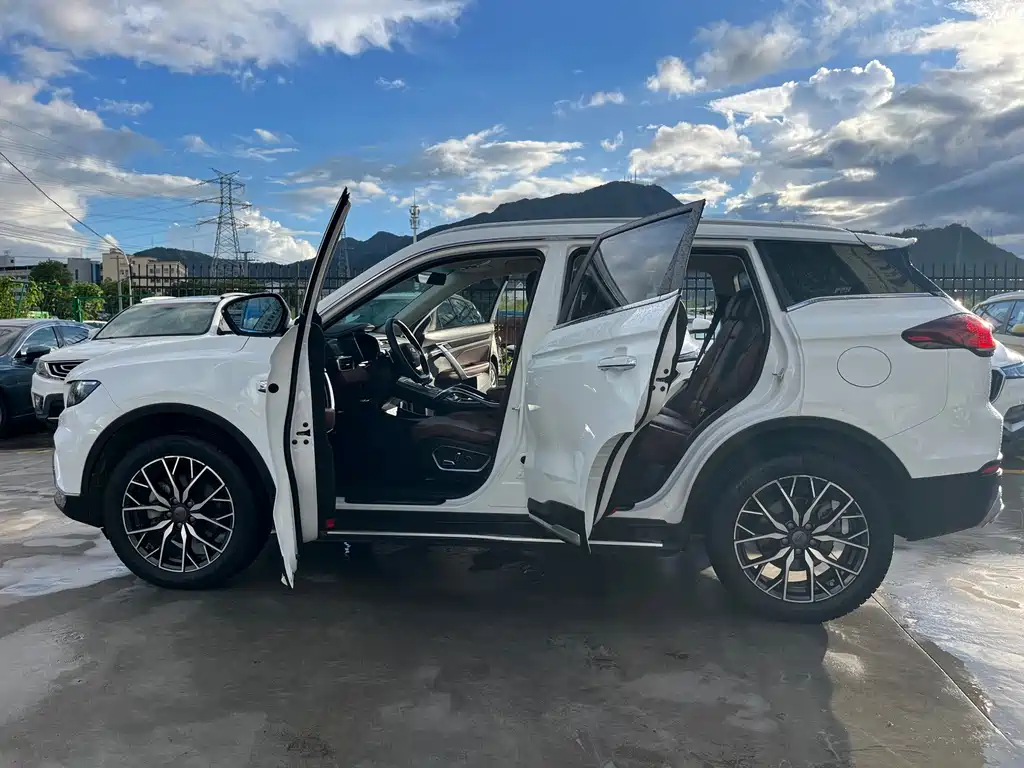 Geely Boyue — миниатюра 16