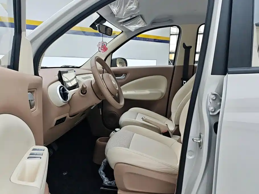 Wuling MINIEV — миниатюра 9