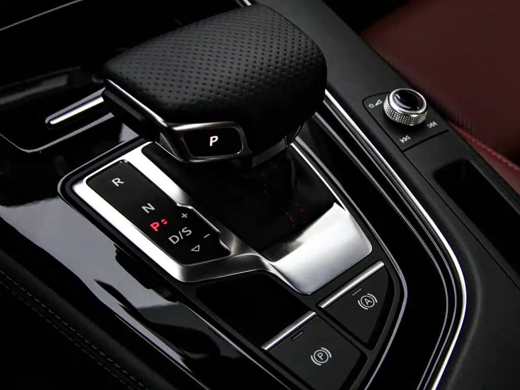 Audi A4L 2025 200 Enjoy 40 TFSI Luxury