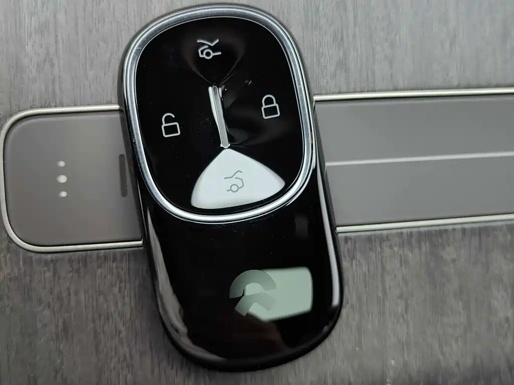 NIO ES8 — миниатюра 6