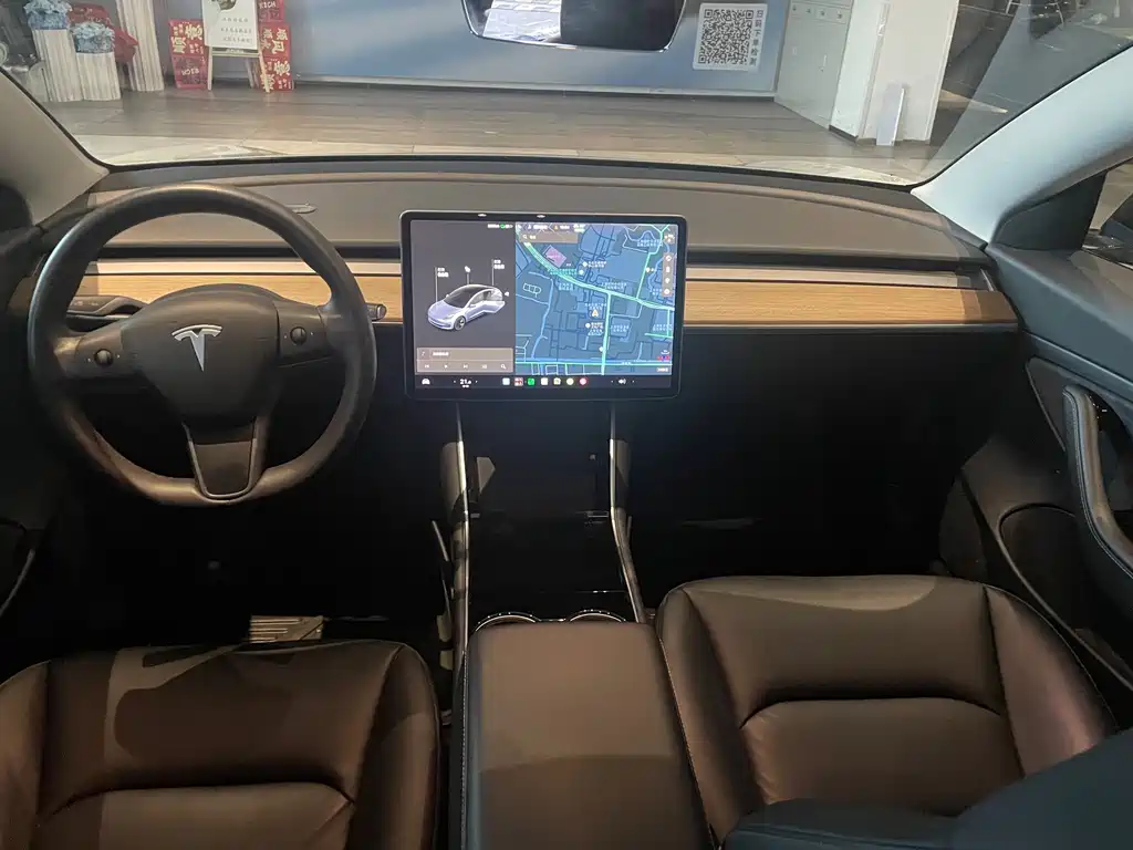 Tesla Model 3 — миниатюра 4