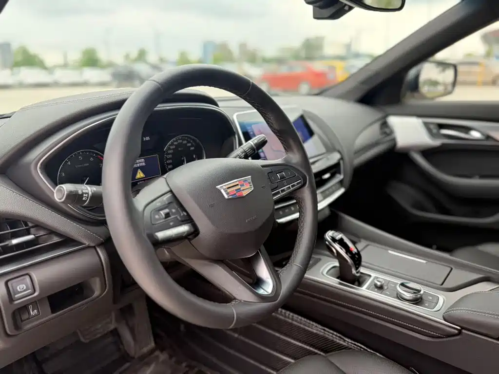 Cadillac CT5 — миниатюра 6