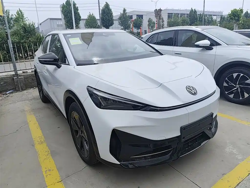 Volkswagen 06 2025 Pure