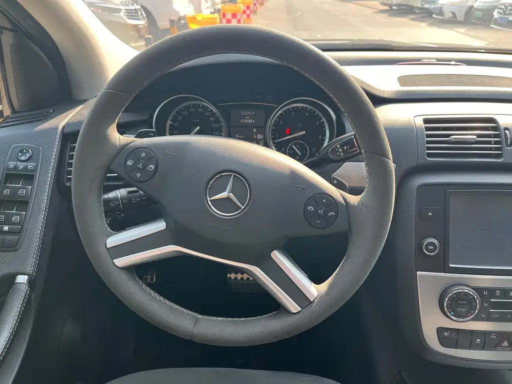 Mercedes-Benz R-Class — миниатюра 18