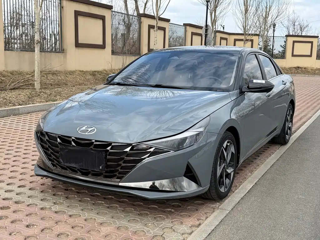 Hyundai Elantra 2022