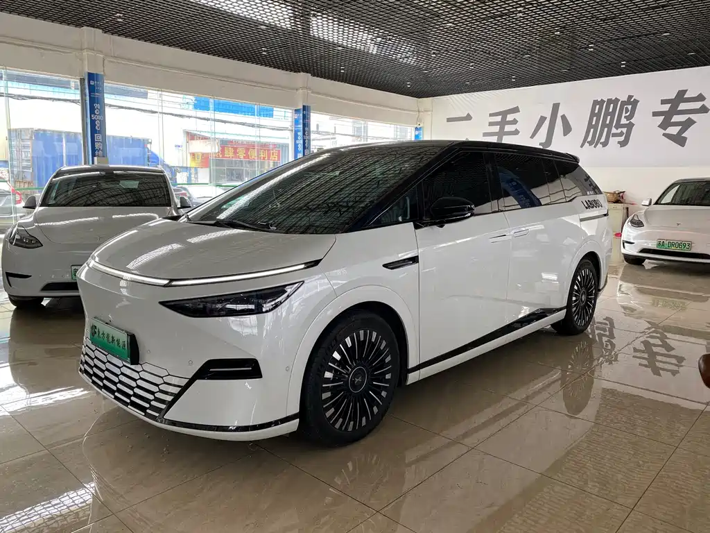 XPeng X9 2025
