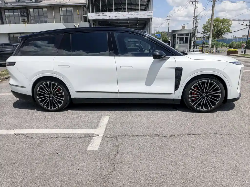 NIO ES8 2026 мест Executive