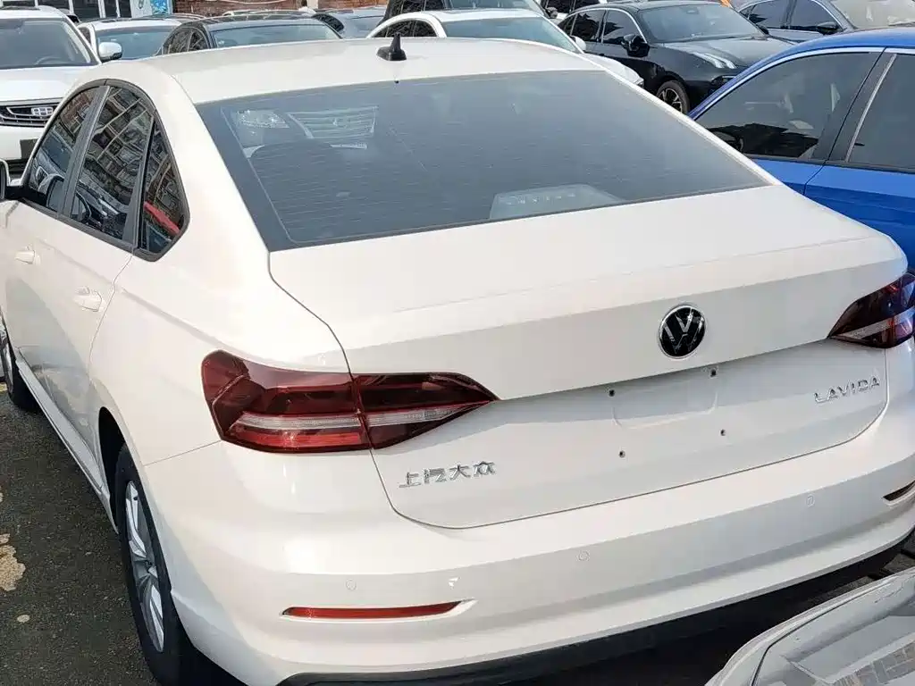 Volkswagen Lavida — миниатюра 10