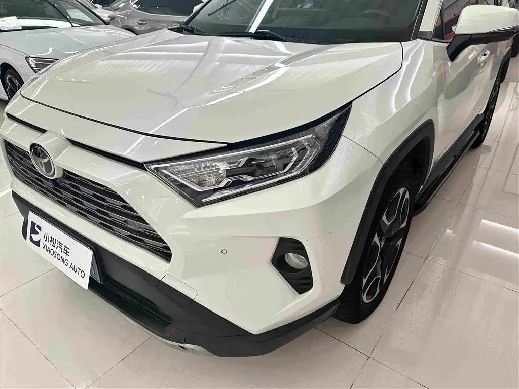 Toyota RAV4 — миниатюра 3