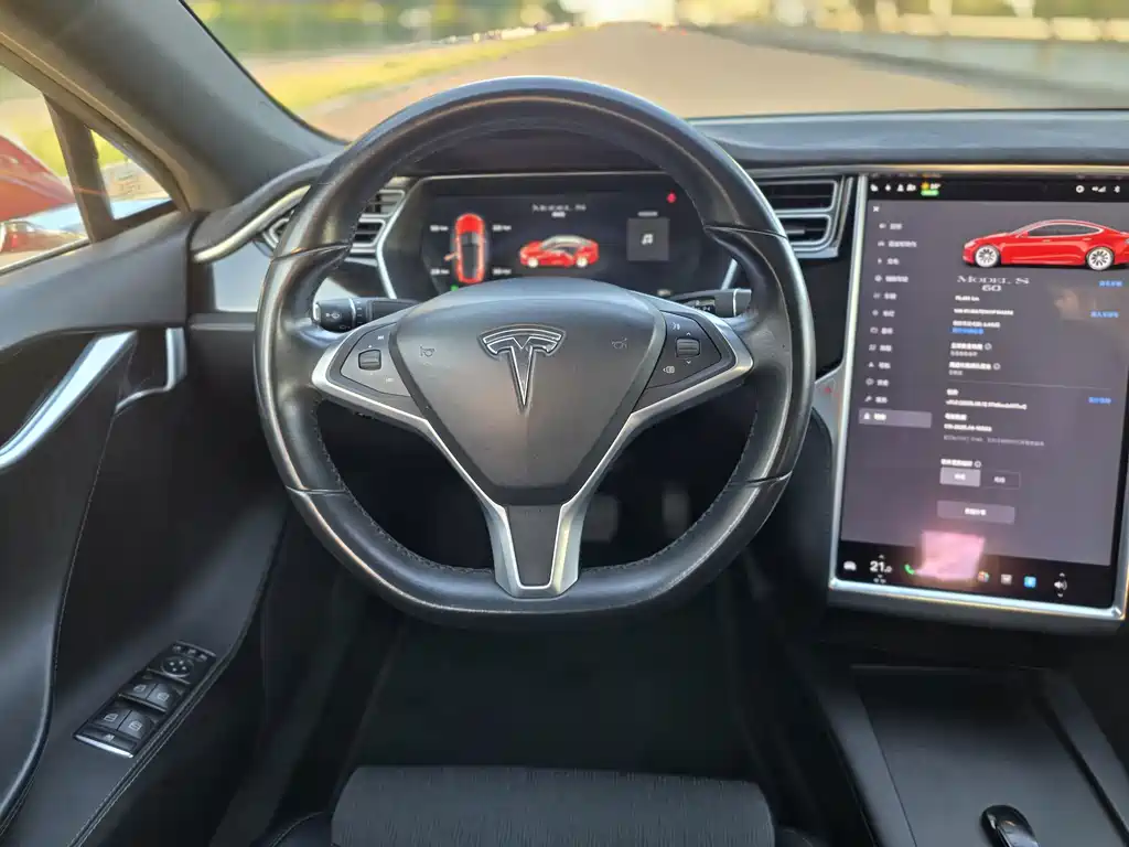 Tesla Model S — миниатюра 23