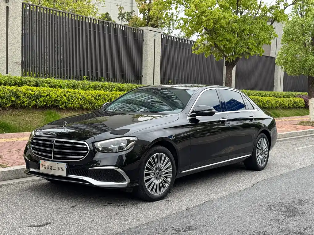 Mercedes-Benz E-Class 2022
