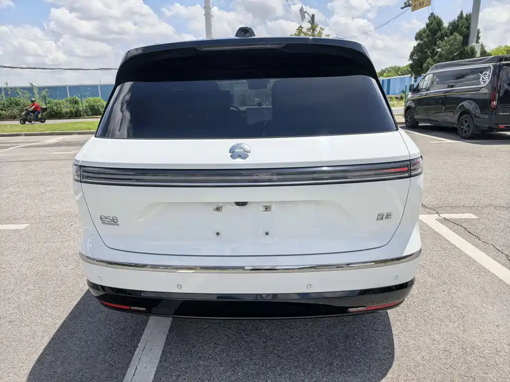 NIO ES8 2026 мест Executive