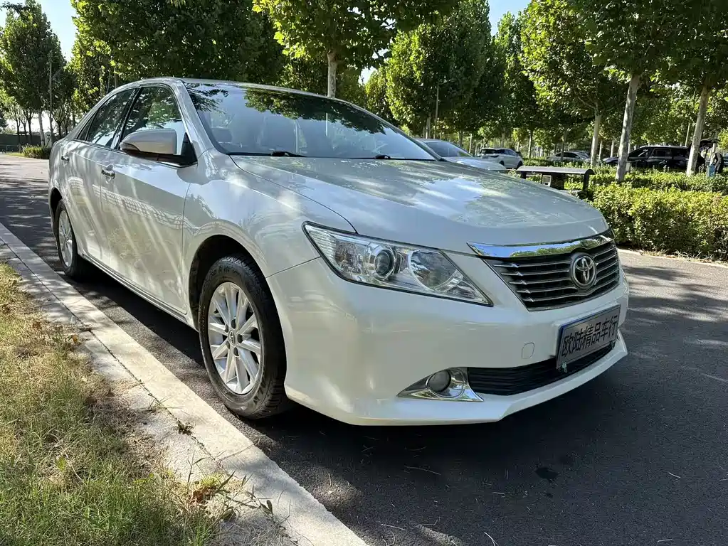 Toyota Camry — миниатюра 3