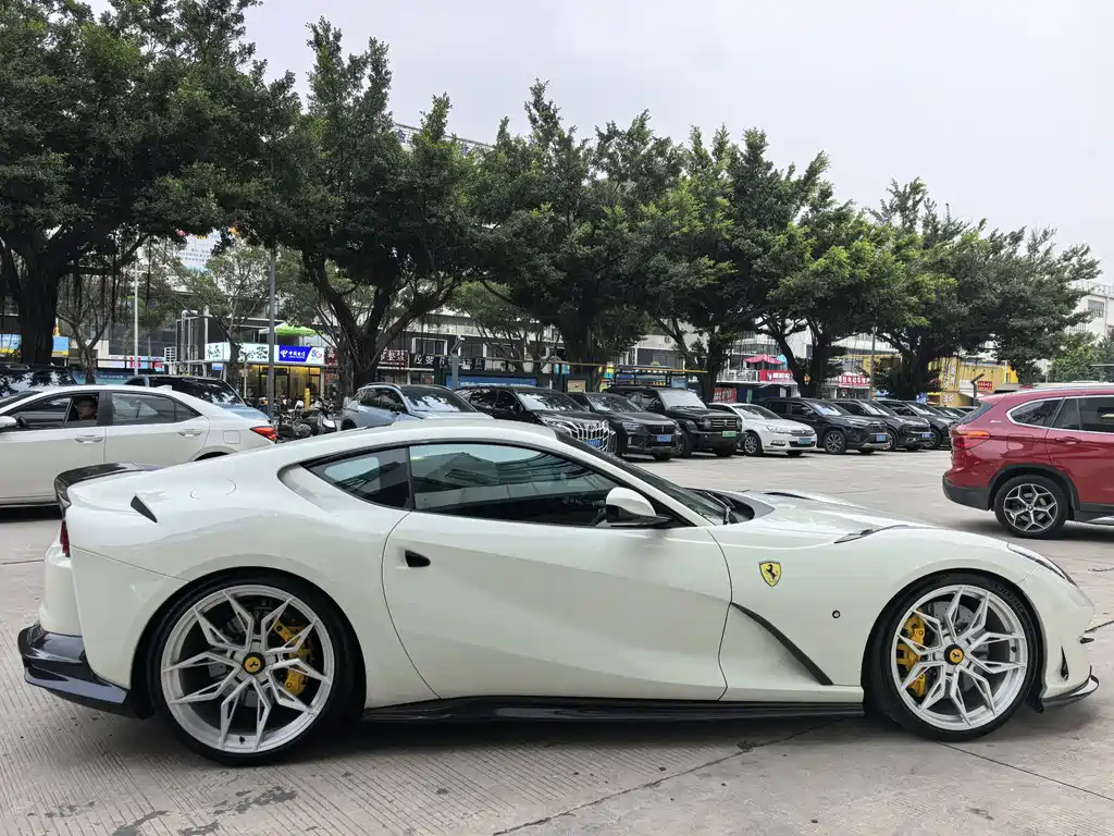 Ferrari 812 2017 6.5L Superfast