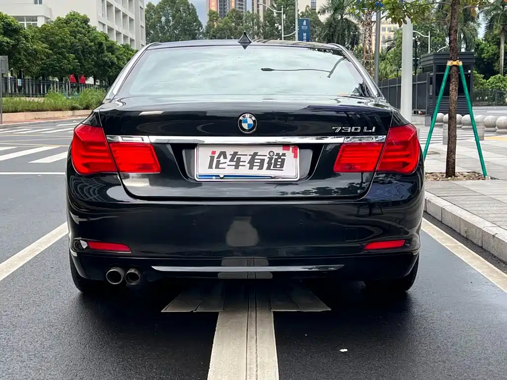 BMW 7 Series — миниатюра 25