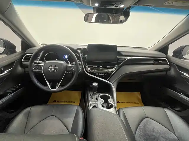 Toyota Camry 2021 2.0S