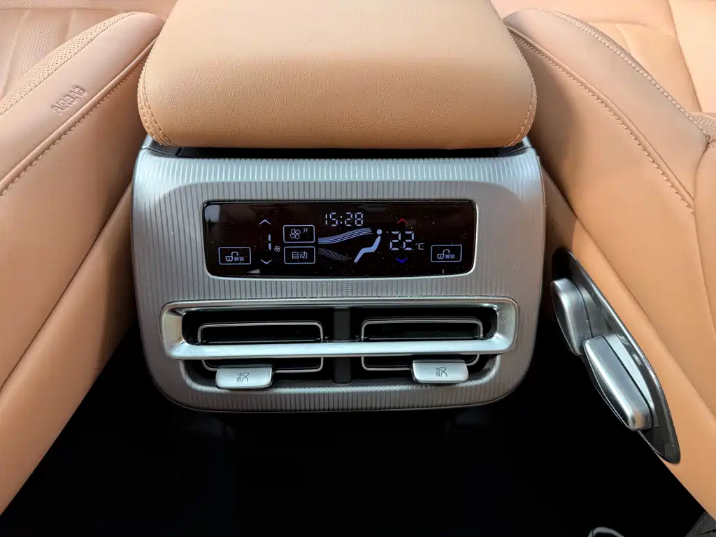 BYD Han L — миниатюра 10