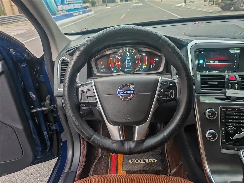Volvo XC60 — миниатюра 8