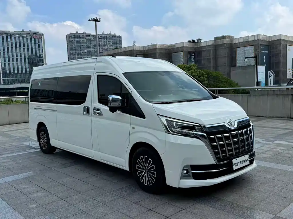 Toyota Hiace — миниатюра 3