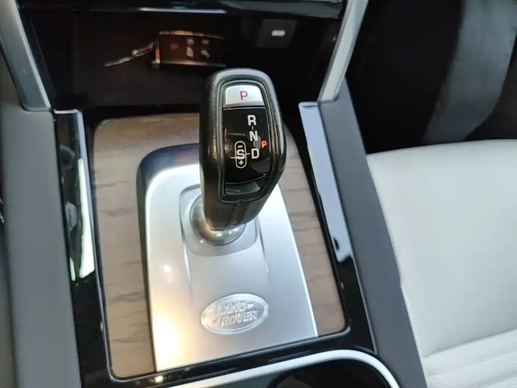 Land Rover Discovery Sport Hybrid — миниатюра 14