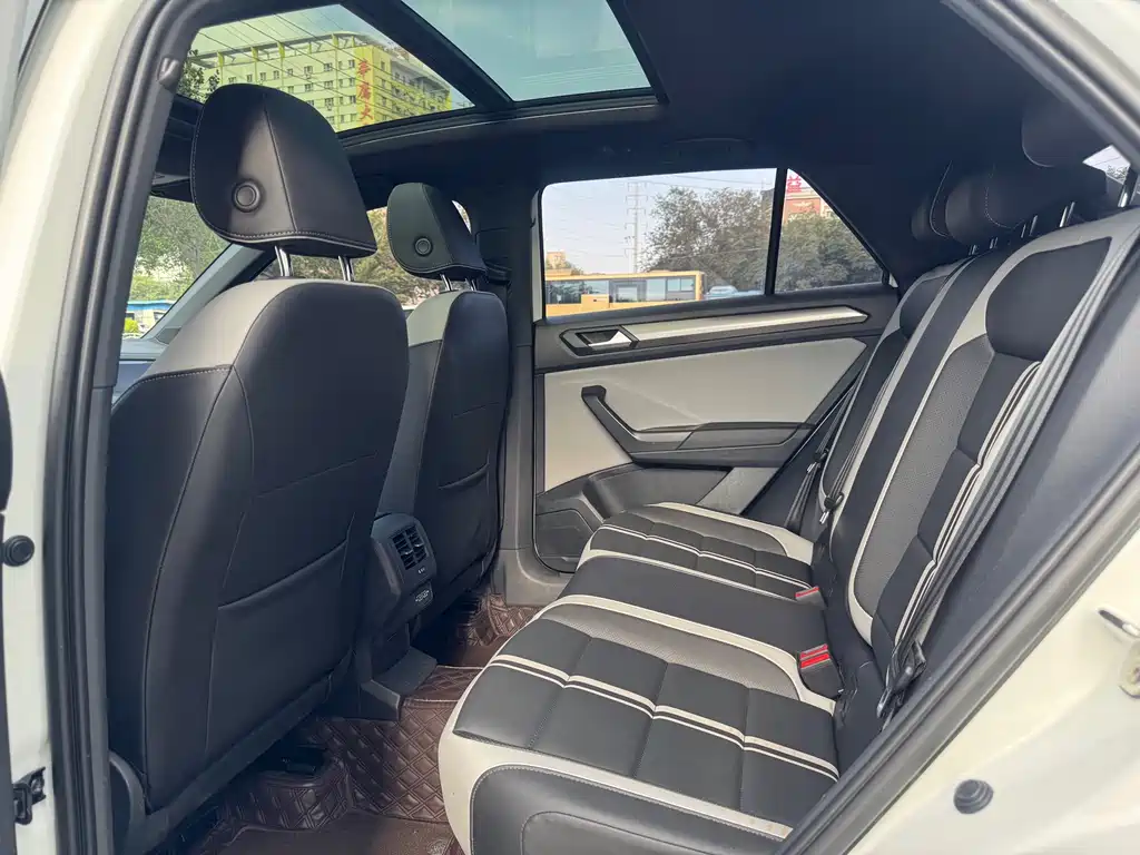 Volkswagen T-Roc — миниатюра 5