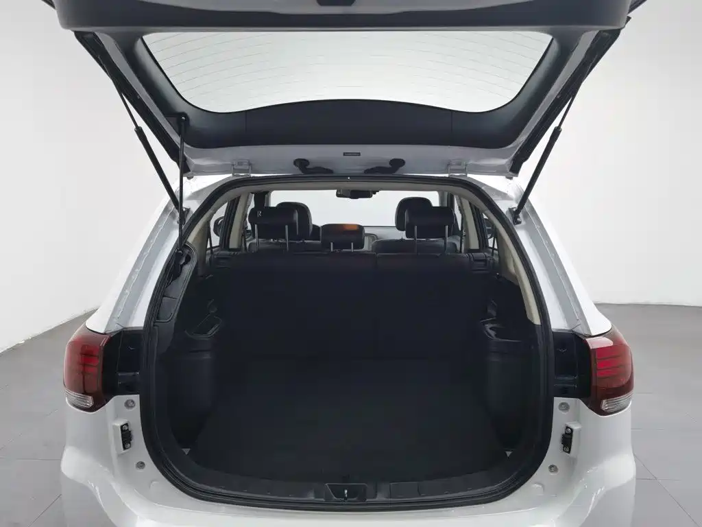 Mitsubishi Outlander — миниатюра 16