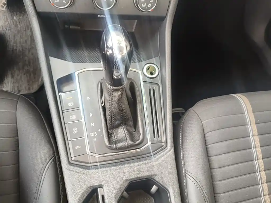 Volkswagen Lavida — миниатюра 14