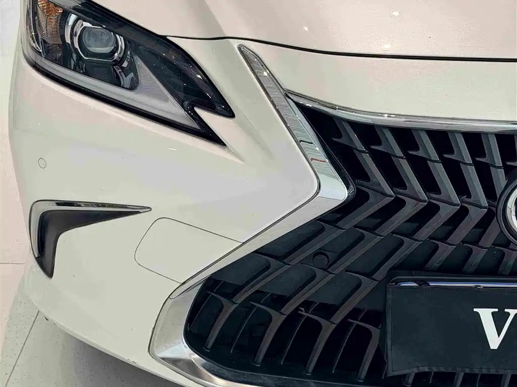 Lexus ES — миниатюра 15