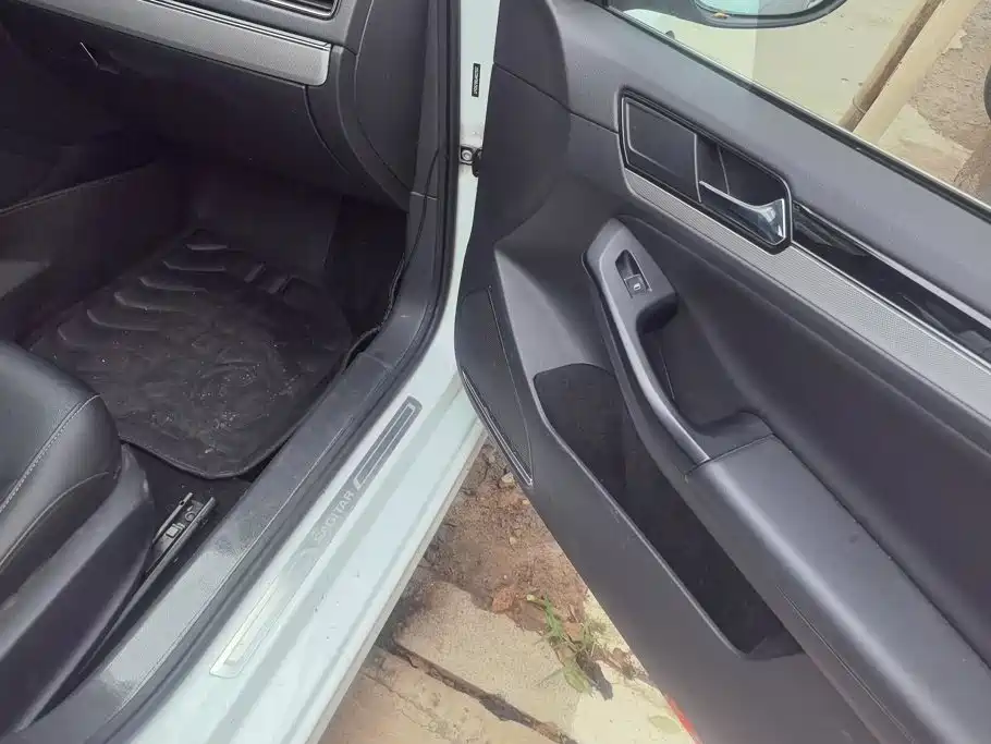 Volkswagen Sagitar 2018 280TSI DSG Comfort