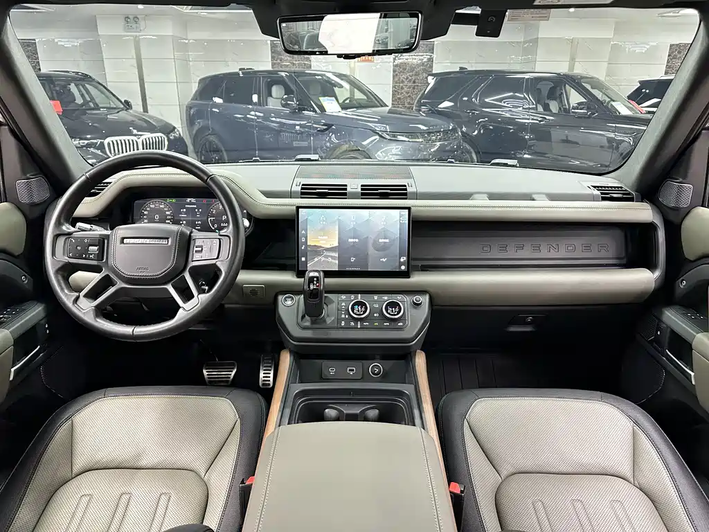 Land Rover Defender — миниатюра 15