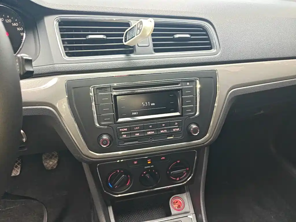 Volkswagen Lavida — миниатюра 13