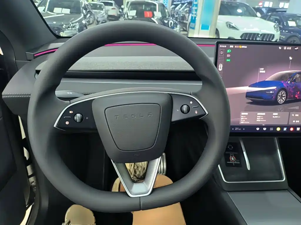 Tesla Model Y L — миниатюра 11