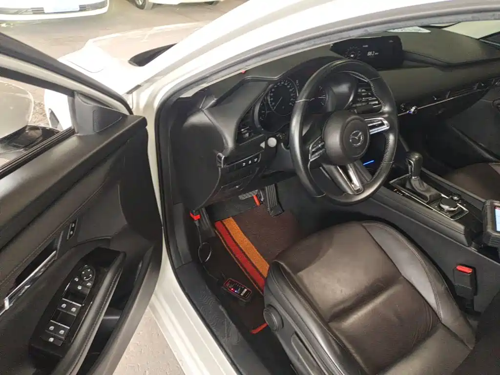Mazda 3 Axela — миниатюра 16