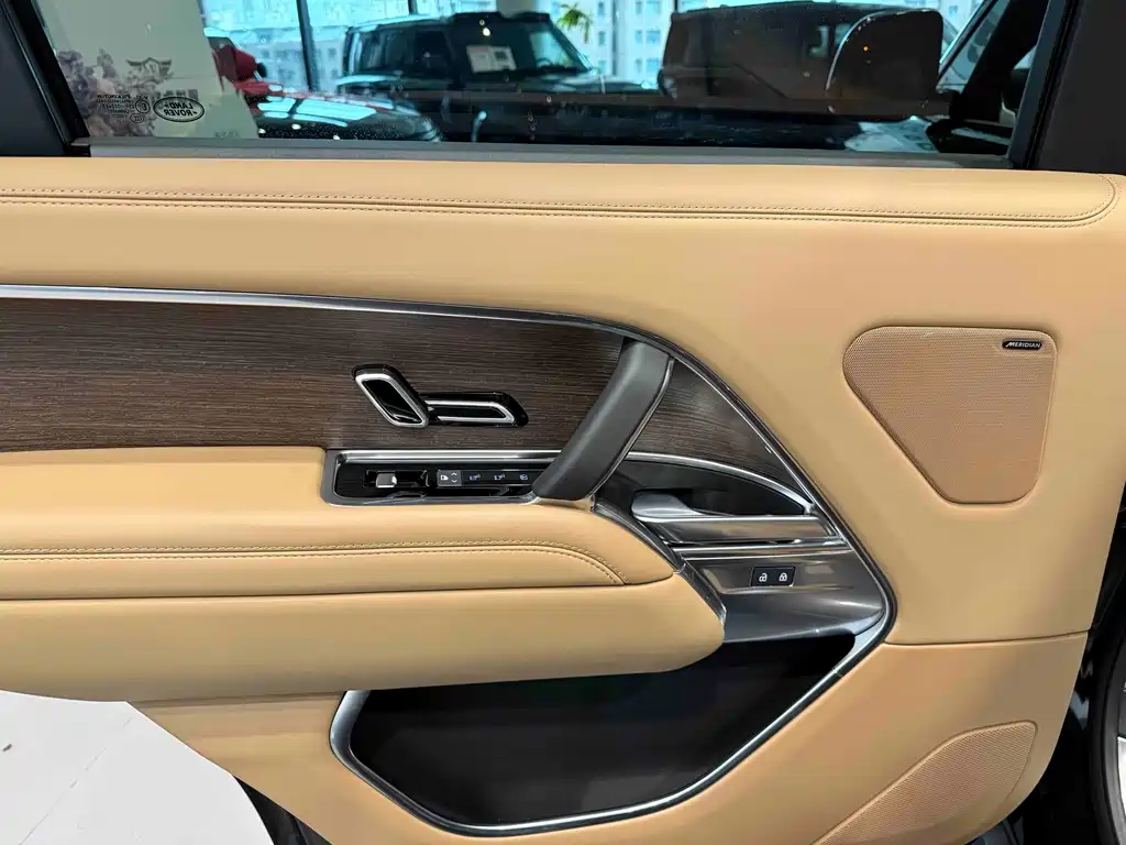 Land Rover Range Rover — миниатюра 14