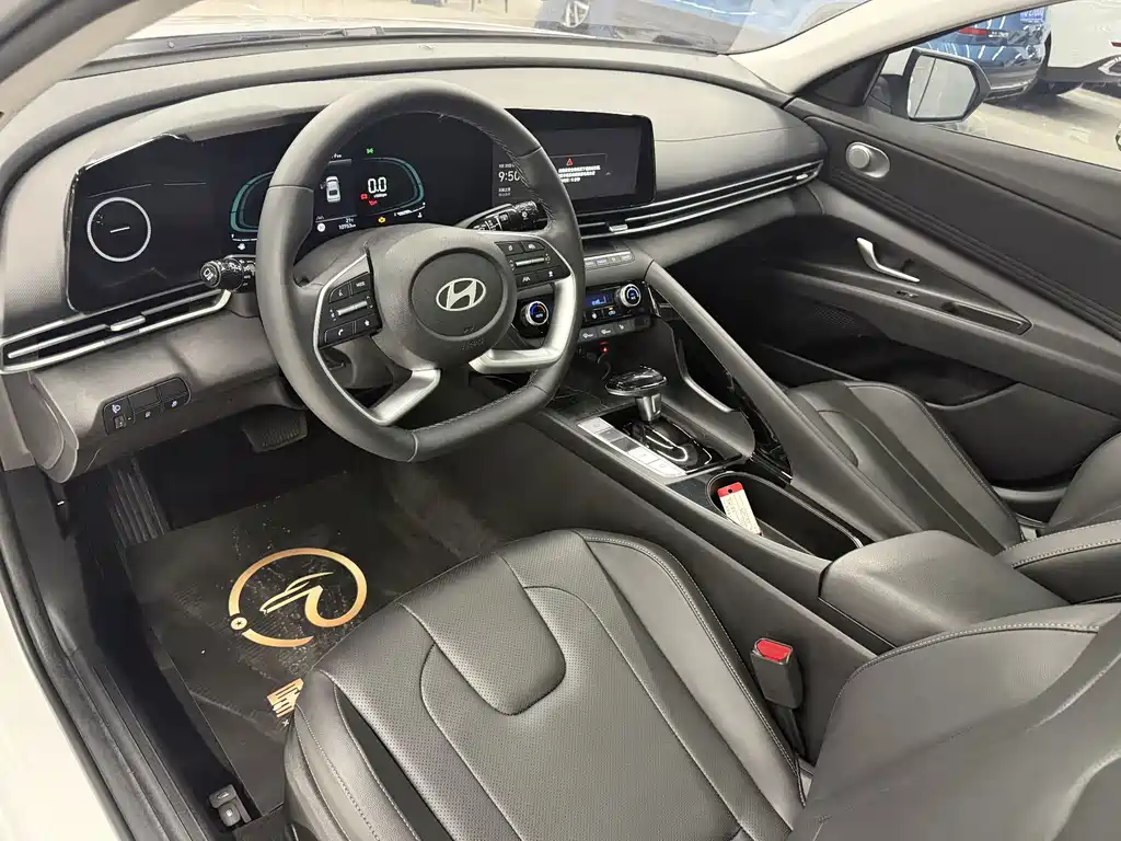 Hyundai Elantra — миниатюра 17