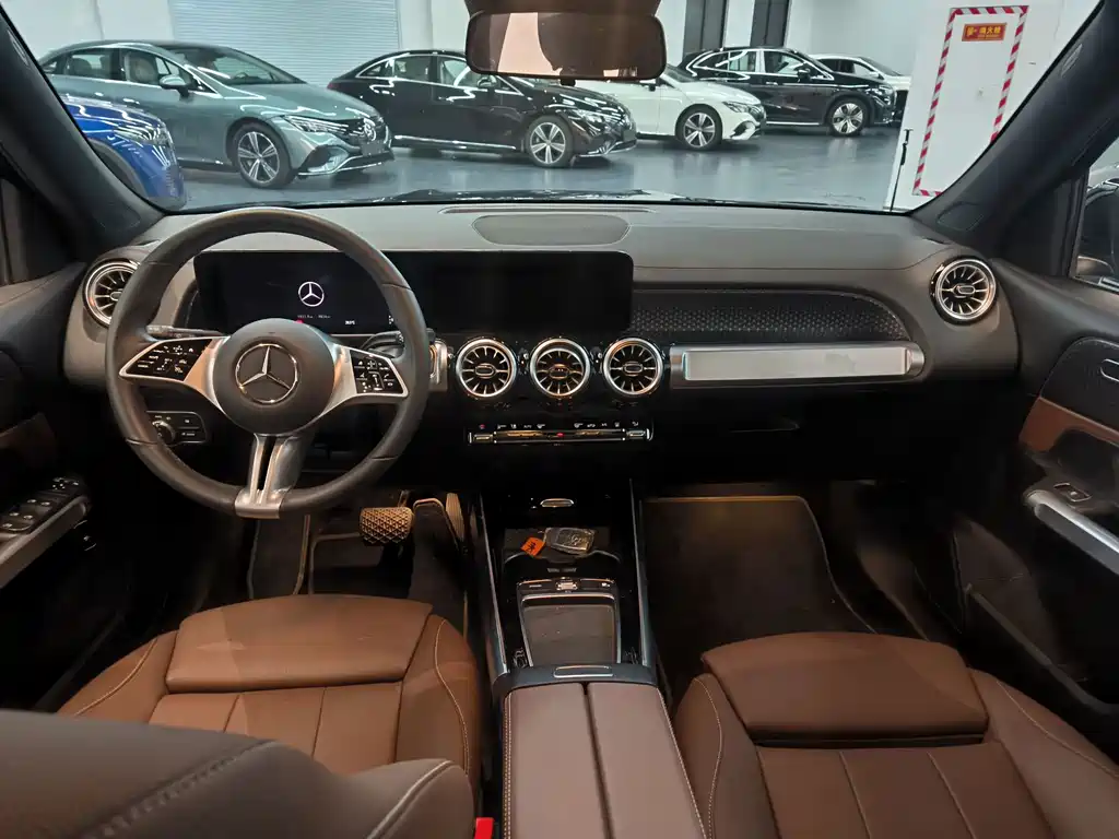 Mercedes-Benz EQB — миниатюра 12