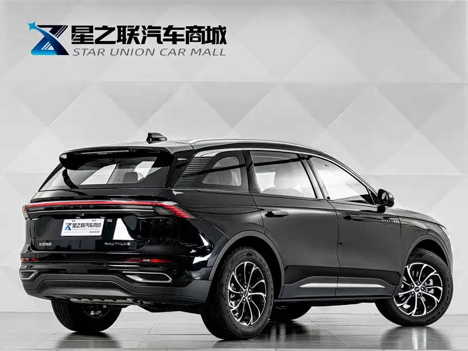 Lincoln Nautilus 2025 2.0T Premium