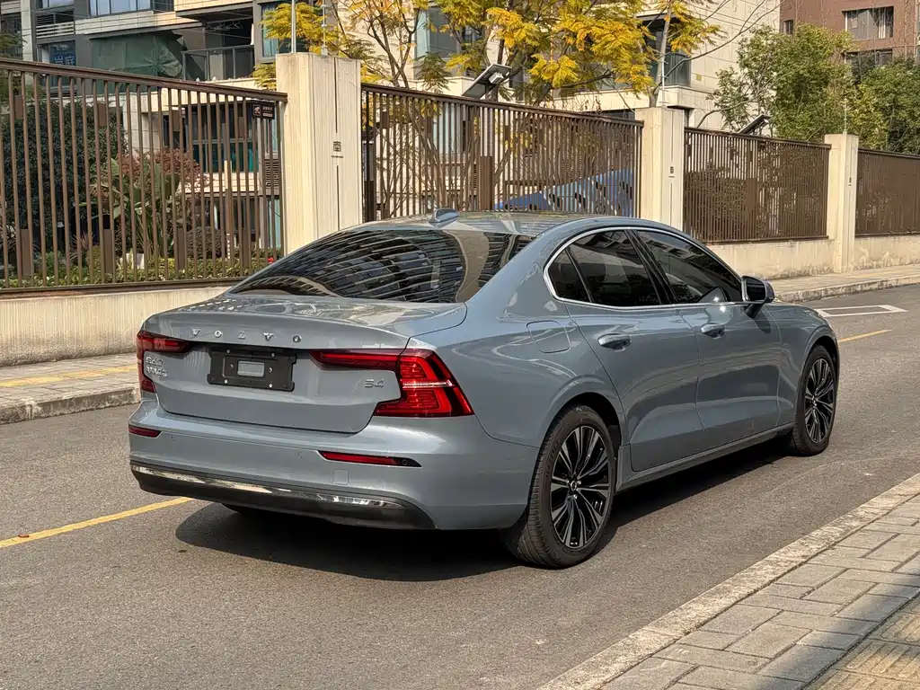 VOLVO S60