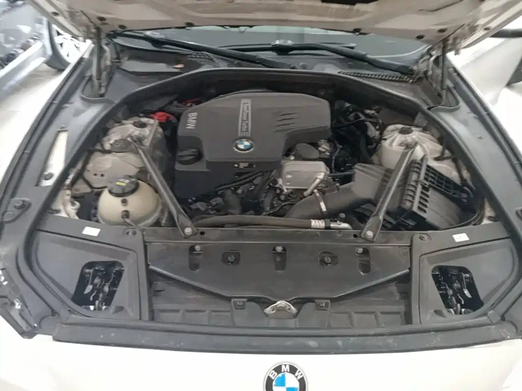 BMW 5 Series — миниатюра 20