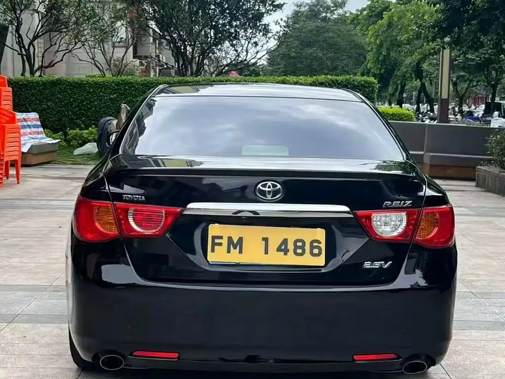 Toyota Reiz — миниатюра 4