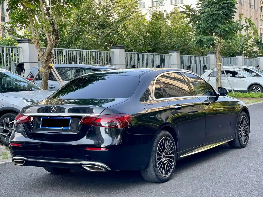 Mercedes-Benz E-Class — миниатюра 15