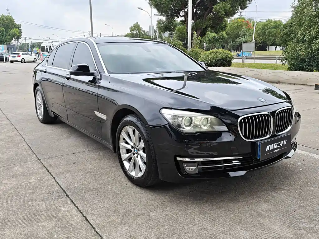 BMW 7 Series — миниатюра 3