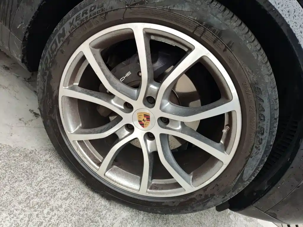 Porsche Cayenne Hybrid — миниатюра 8
