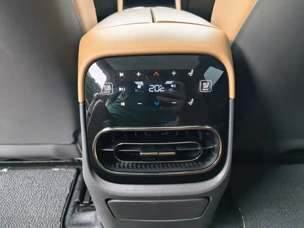 Leapmotor Leapmotor C01 — миниатюра 13