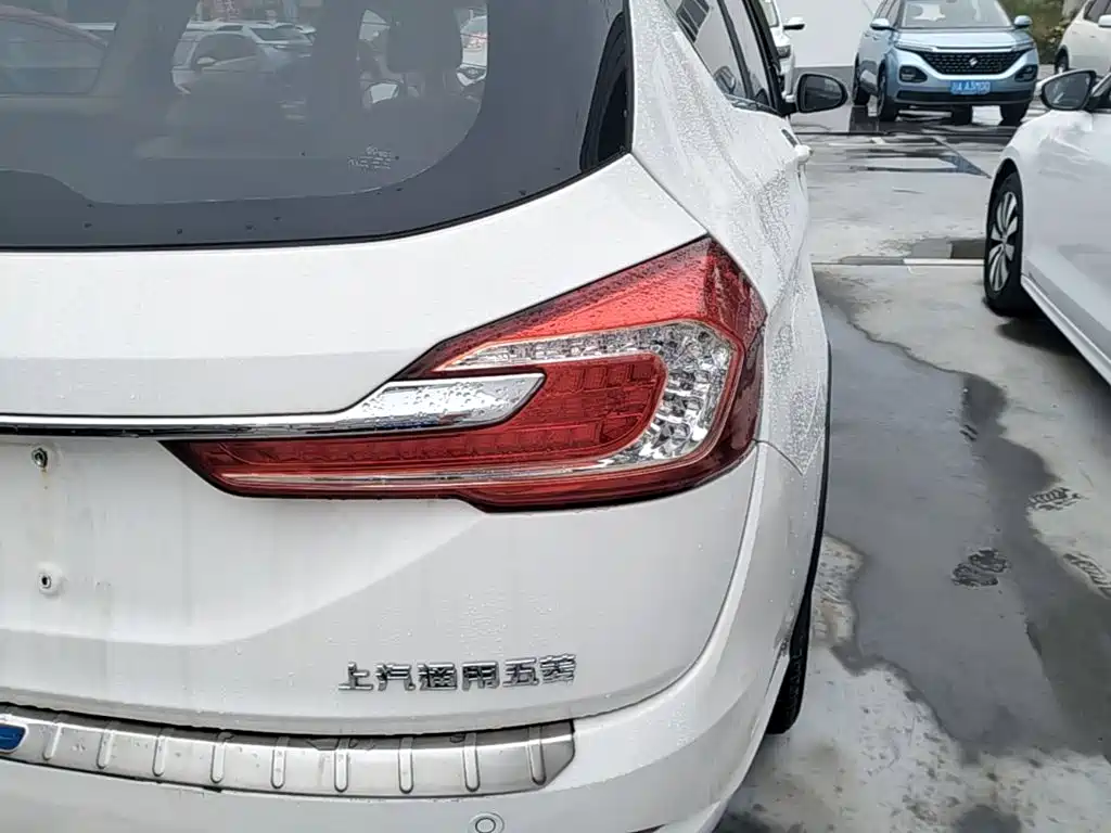 Baojun 310W — миниатюра 8