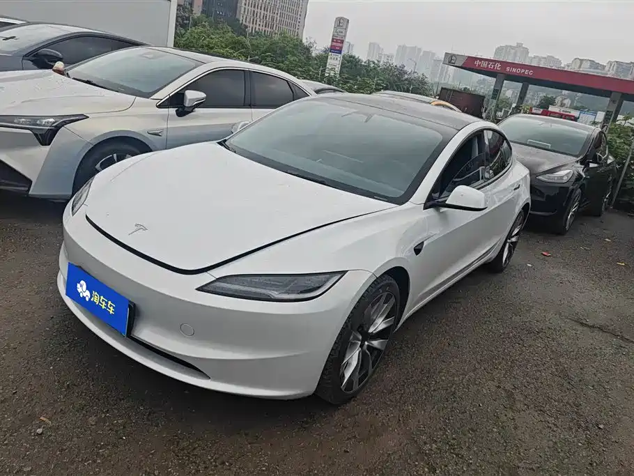 Tesla Model 3 2025
