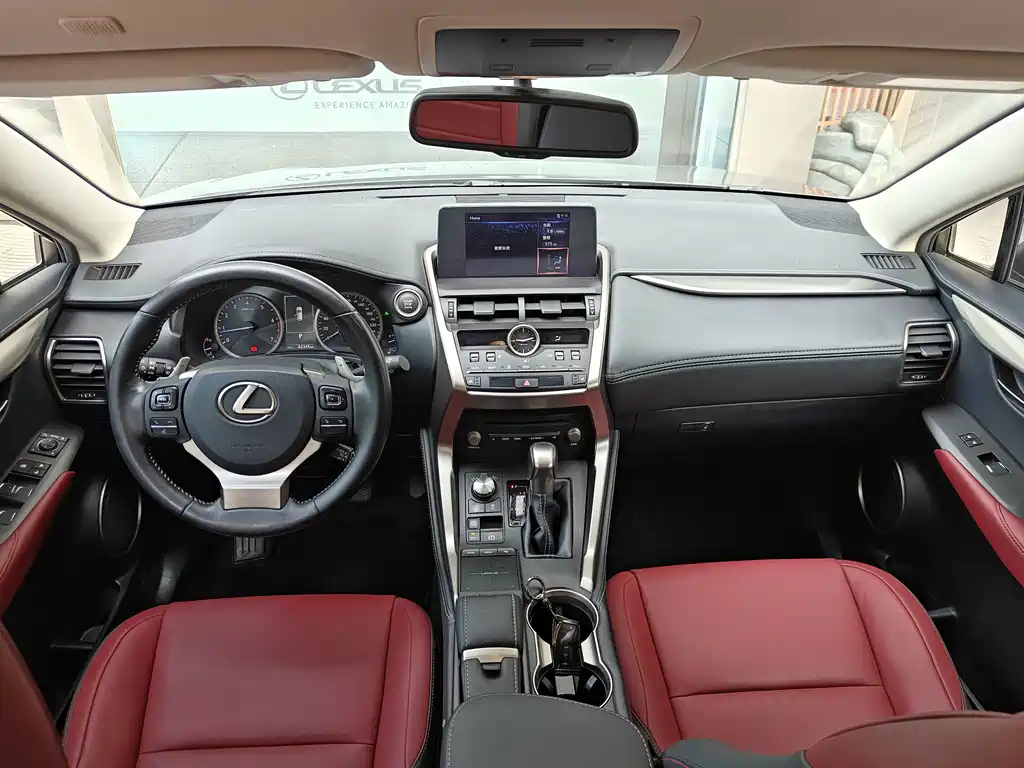 Lexus NX 2018 300