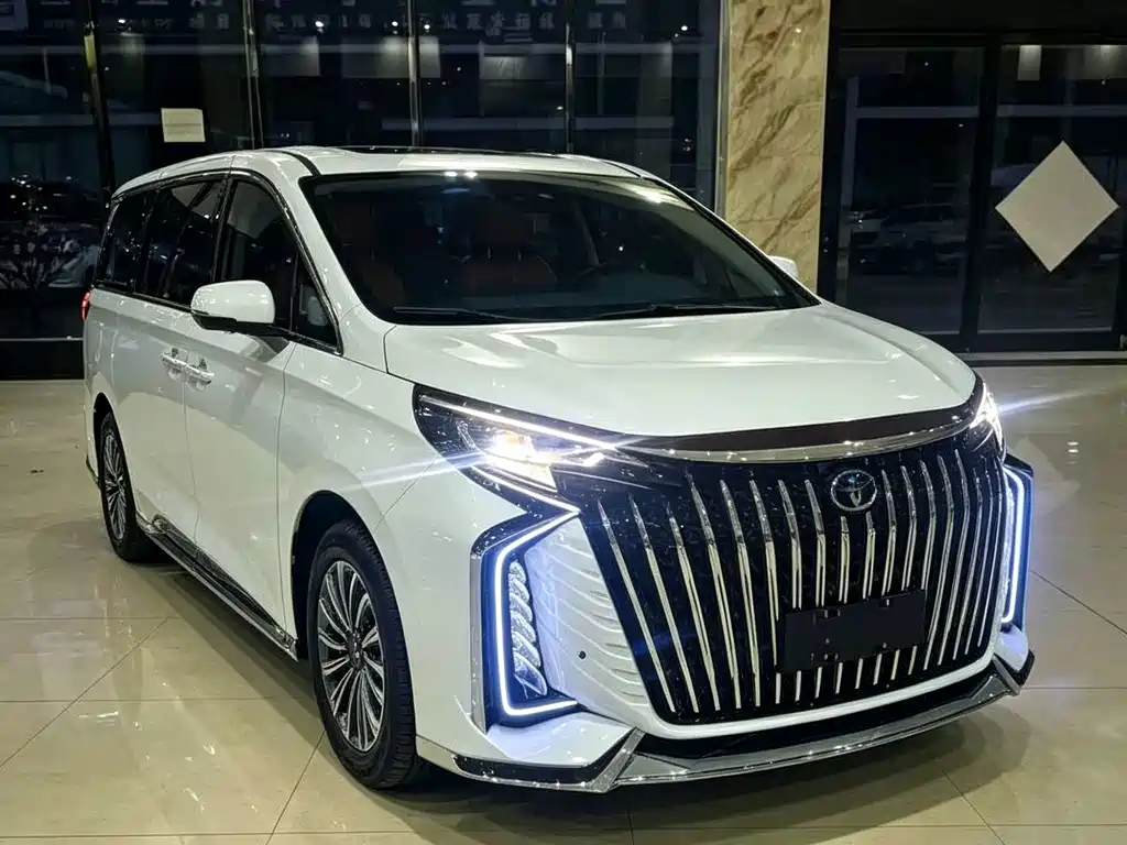 Toyota Sienna — миниатюра 2
