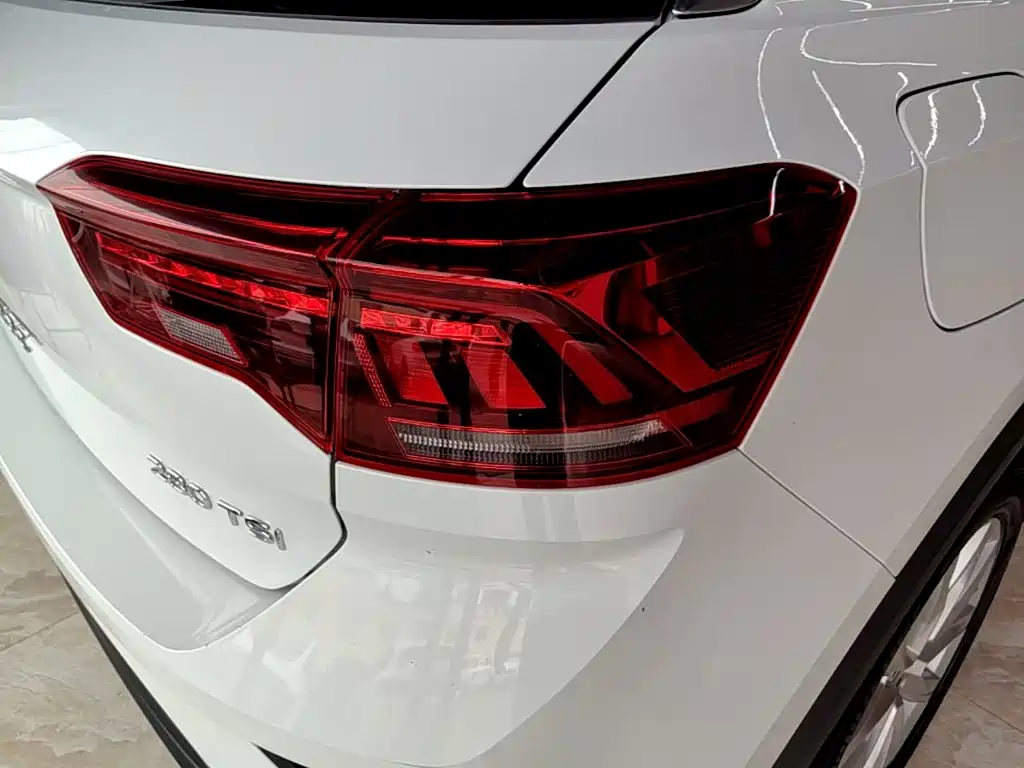 Volkswagen T-Roc — миниатюра 8